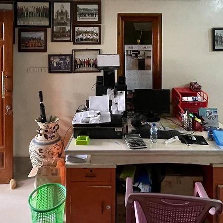 Valencia Homestay Redpartner パラパト エクステリア 写真